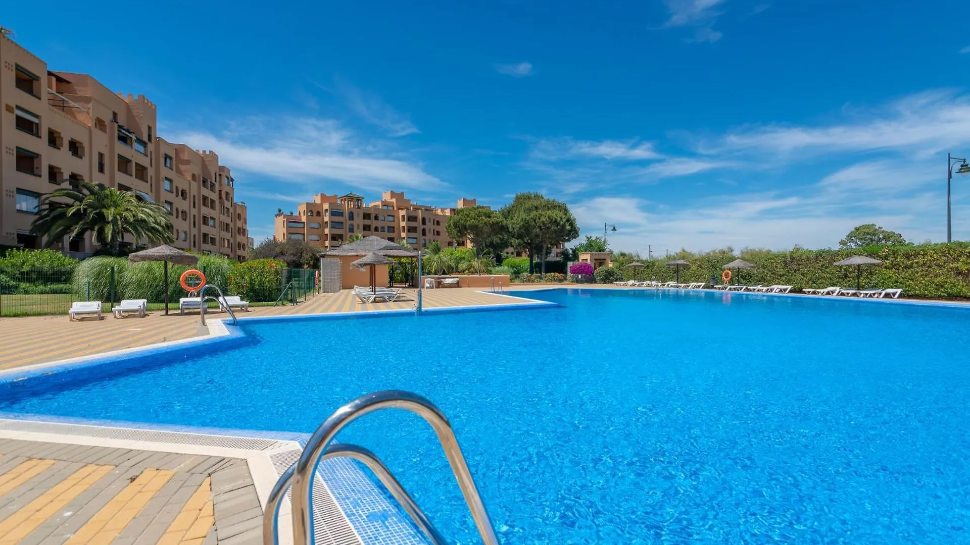Los Albatros Plus By H - Playa De Los Haraganes Hahb140P27 Isla Canela Spain