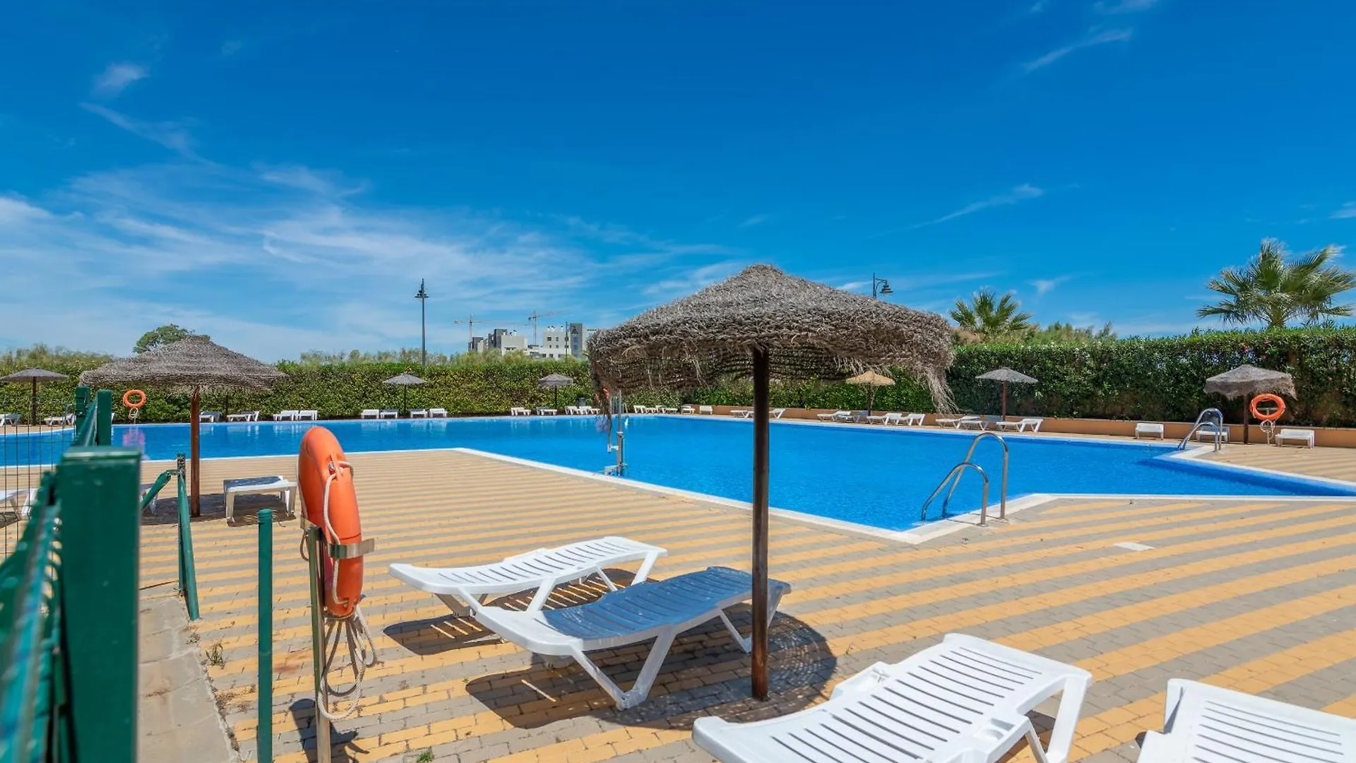 Los Albatros Plus By H - Playa De Los Haraganes Hahb140P27 Isla Canela 0*,  Spain