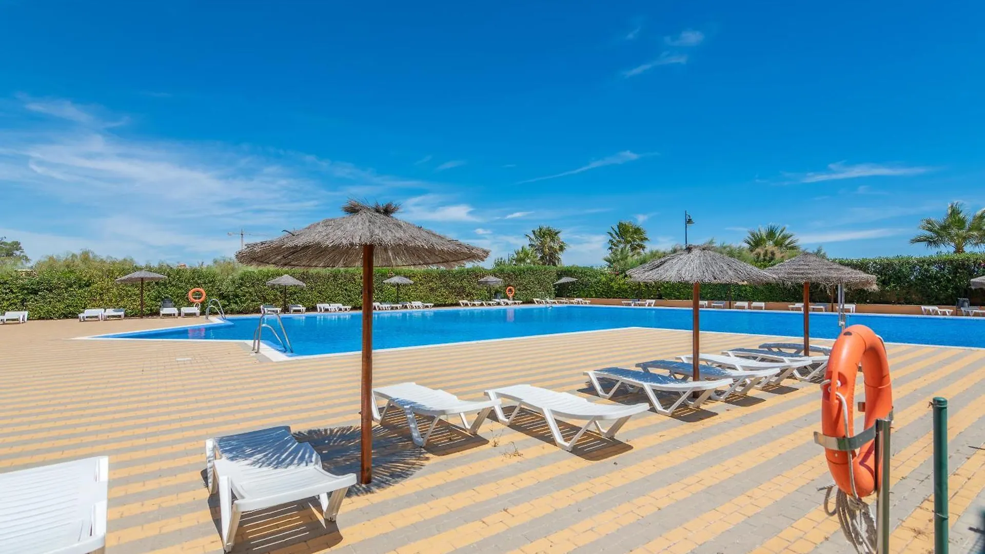 Apartment Los Albatros Plus By H - Playa De Los Haraganes Hahb140P27 Isla Canela Spain