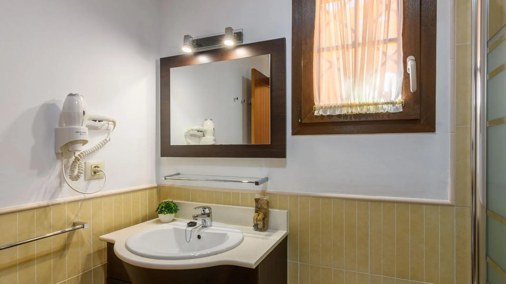Apartment Los Albatros Plus By H - Playa De Los Haraganes Hahb140P27 Isla Canela