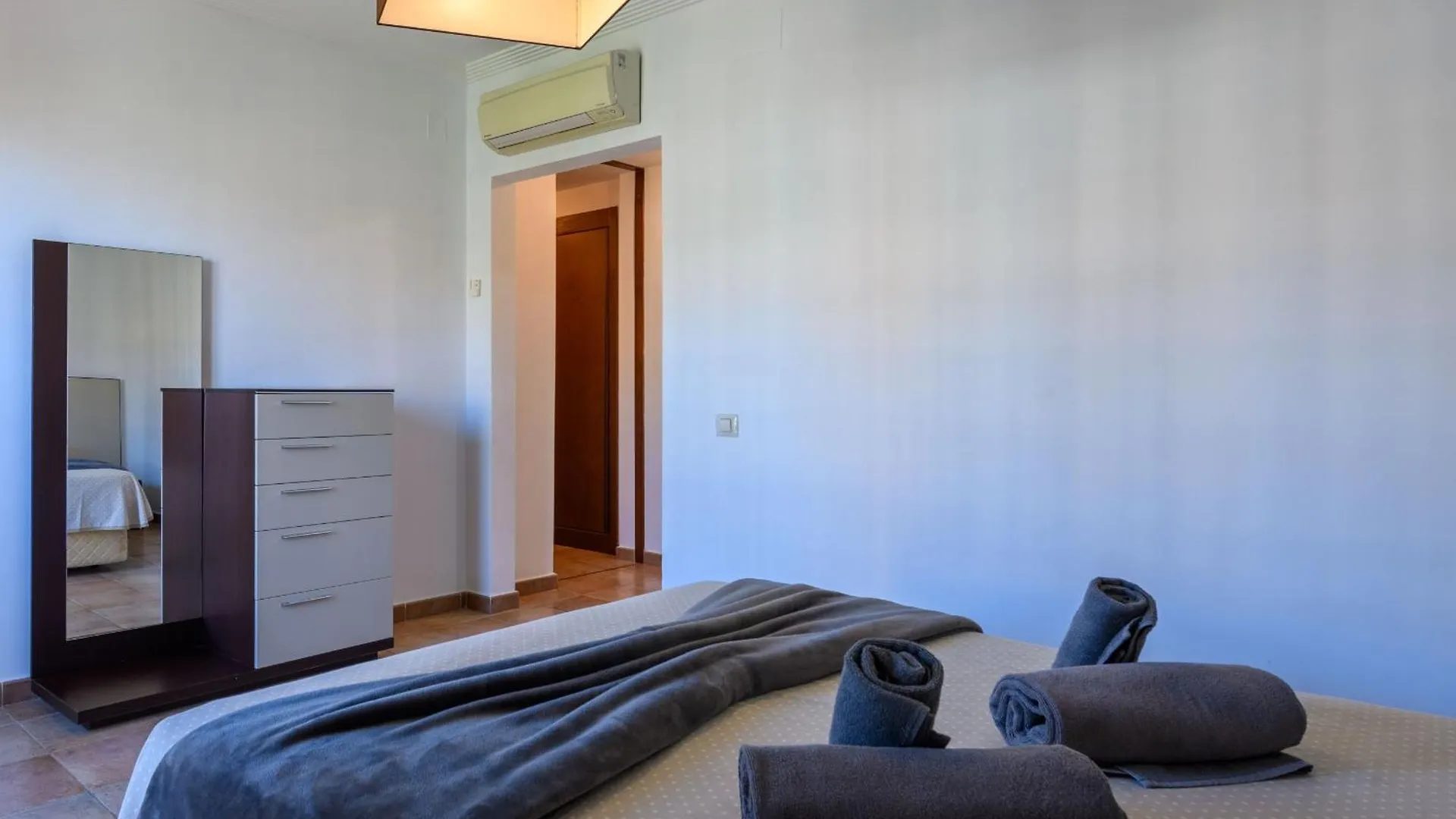 Los Albatros Plus By H - Playa De Los Haraganes Hahb140P27 Isla Canela Apartment
