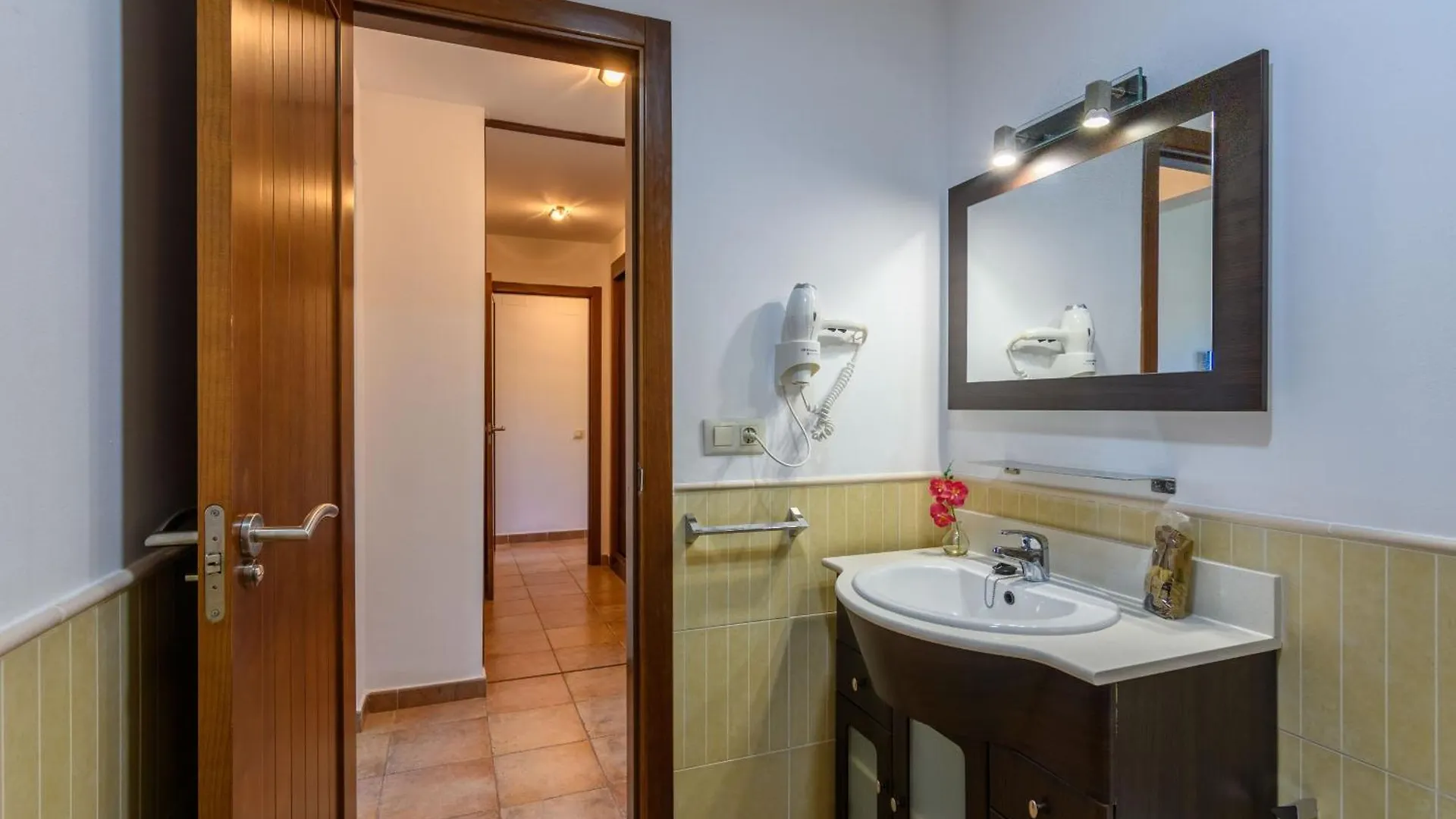 Apartment Los Albatros Plus By H - Playa De Los Haraganes Hahb140P27 Isla Canela Spain